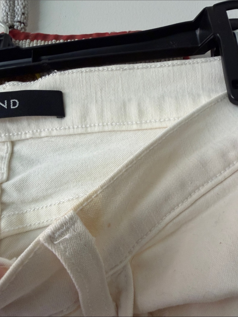 “J BRAND” Very Nice Crean Colored Jeans - Picture 2 of 11